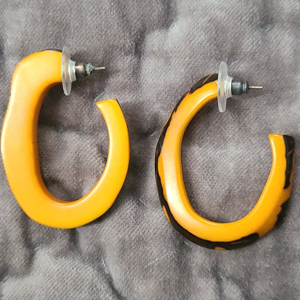 Nut Earrings - Picture 2 of 4